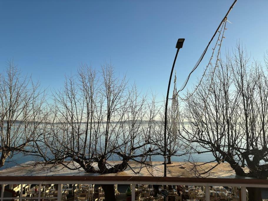 Fronte Lago Nel Centro Storico “La Casa Del Lago” Тревиньяно-Романо Экстерьер фото
